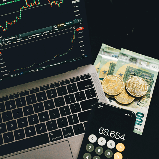 Dawn Finfluxor Krypto-Investment-Experten-Team